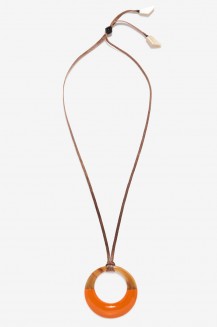 CUT OUT CIRCLE PENDANT HORN NECKLACE